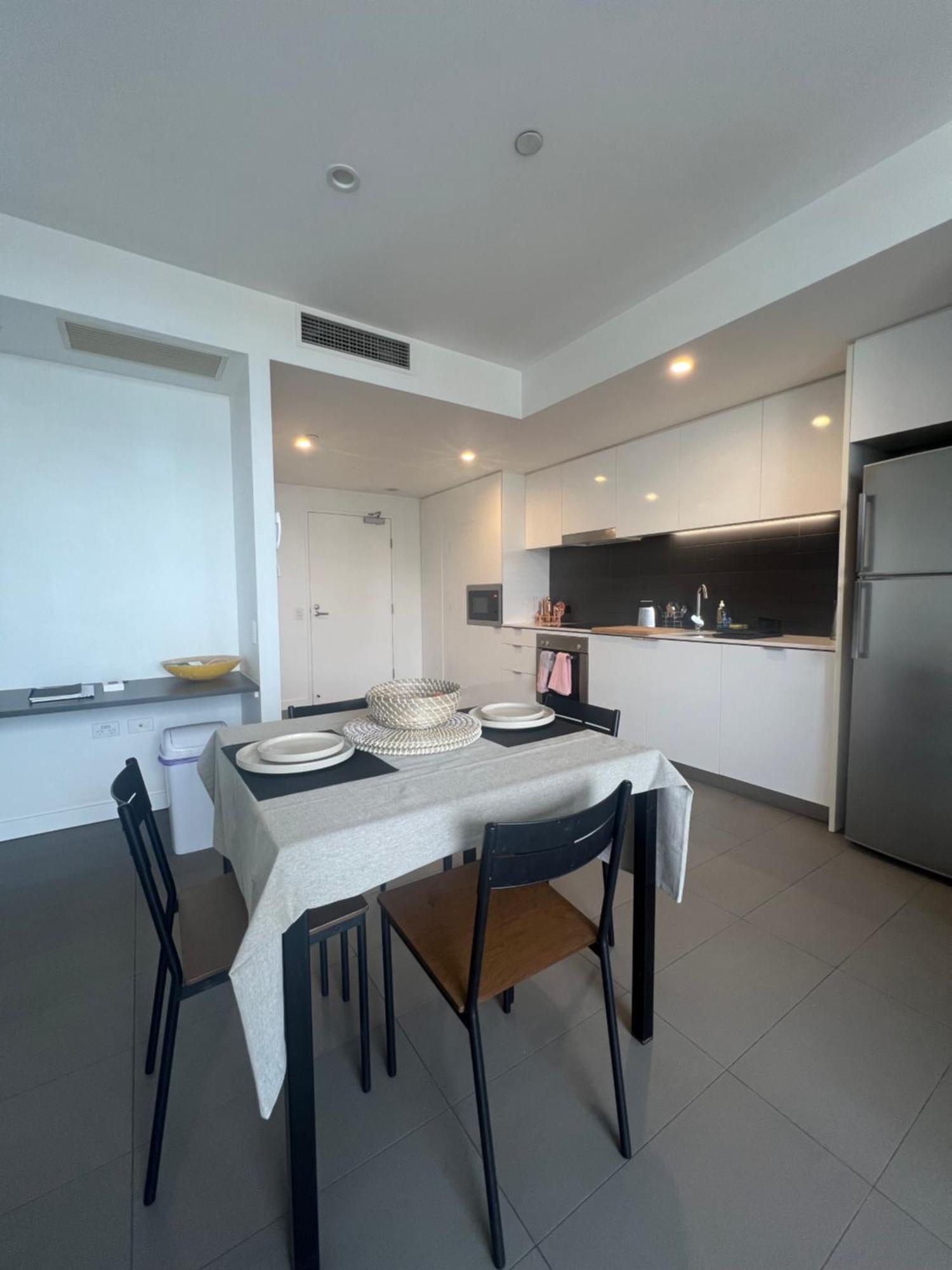 Serenity & Style Shared In Fortitude Valley Homestay Brisbane