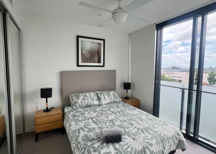 Serenity & Style Shared Apartment In Fortitude Valley
